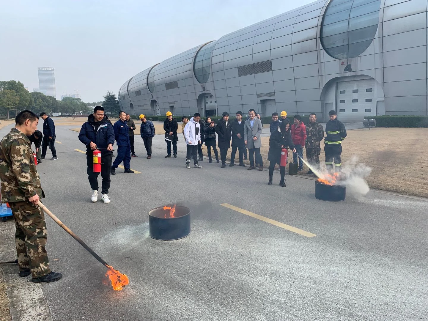 Jiading Deputy District Head Zhu Xiaojie visits Anting refueling station — original image