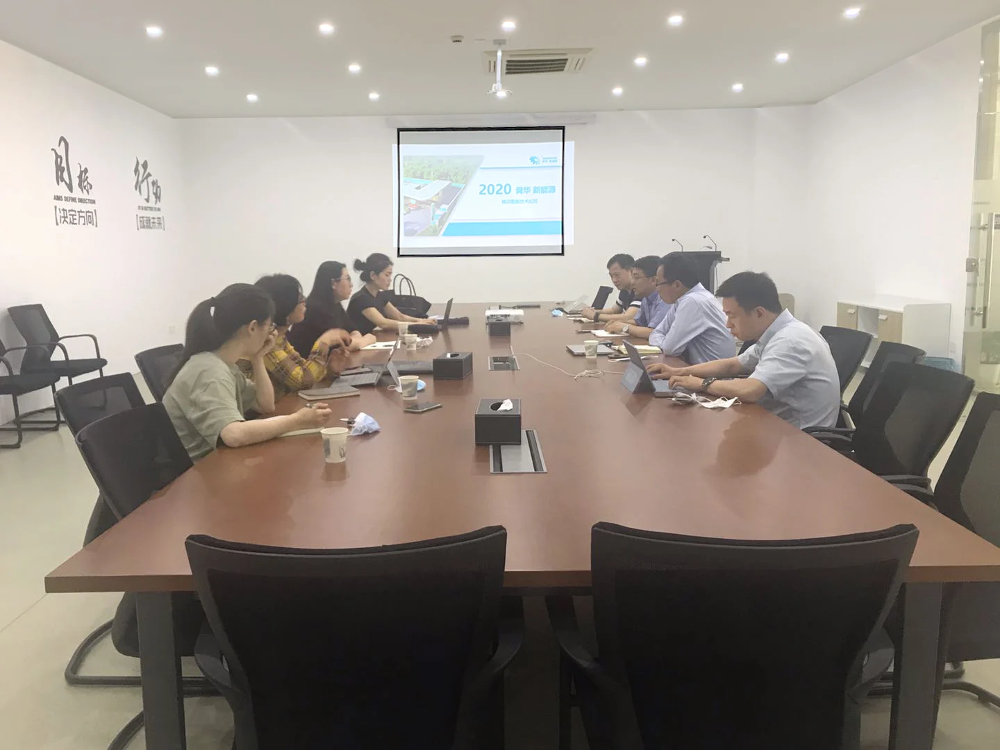 Shanghai International Automobile City Group's Guan Qingping visits Sunwise — original image
