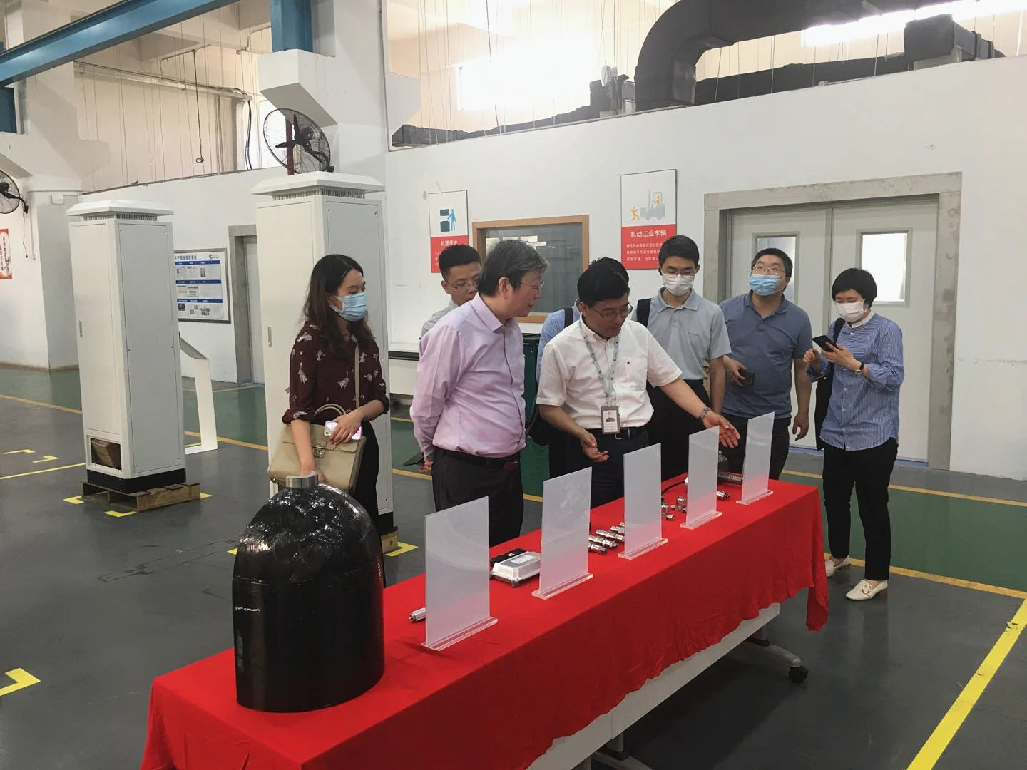 Shanghai Development and Reform Commission Deputy Director Zhou Qiang visits Sunwise — original image