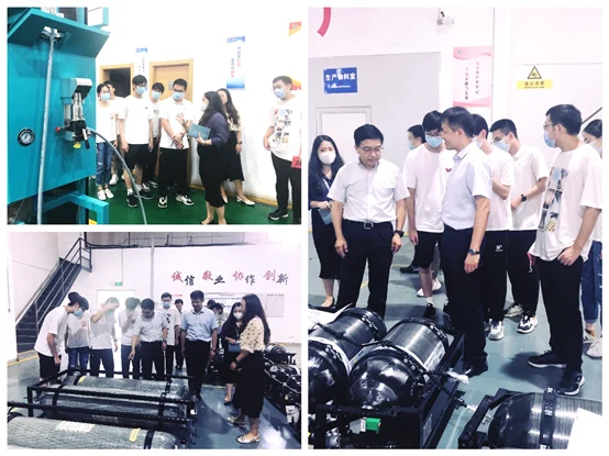 Shanghai Jiao Tong University presents a plaque to Sunwise — original image